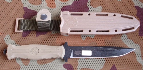 NR18coyote_black1.JPG