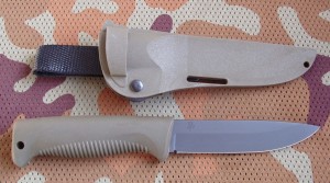 Ranger puukko M07 (80CRV2, głownia czerniona, rączka i pochwa oliwa)