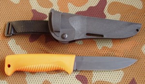 Ranger puukko M07 (80CRV2, głownia czerniona, rączka orange)