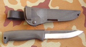 Ranger puukko M07 (80CRV2, rączka i pochwa czarne)